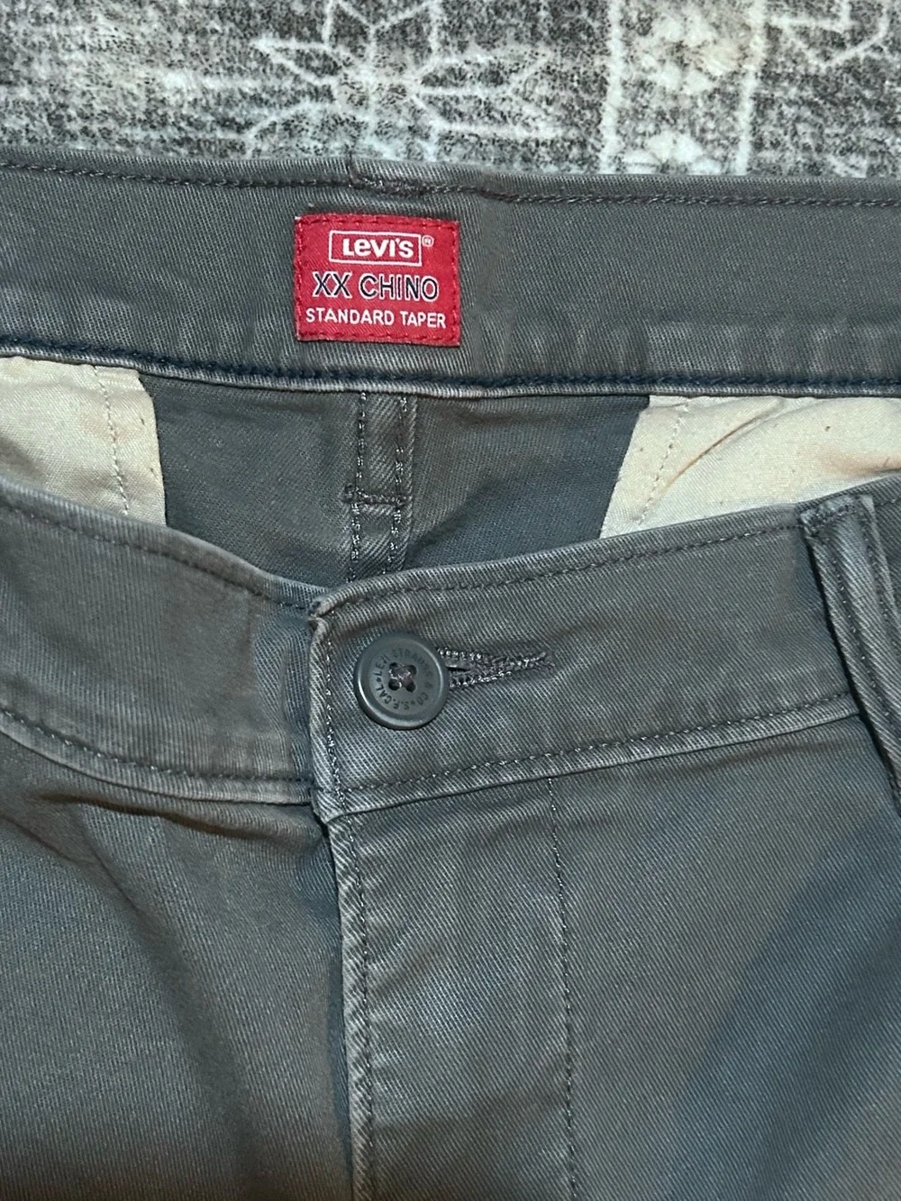 Levi's Men's Slim Straight Jeans in Charcoal Gray